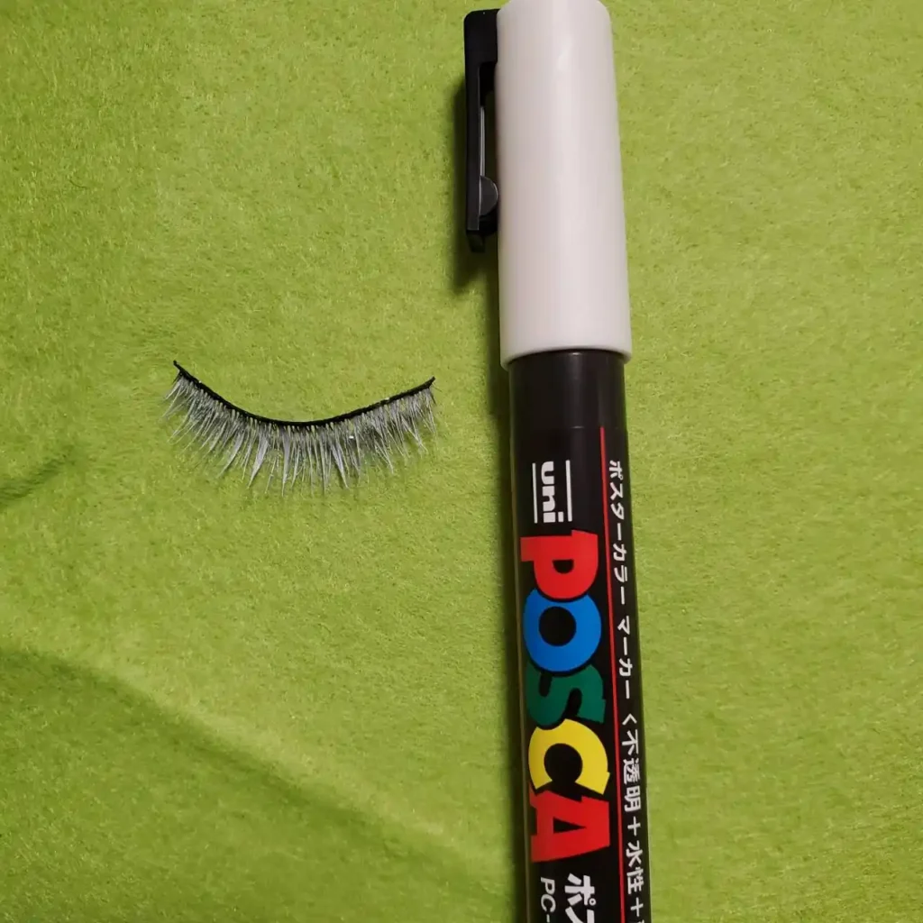 ポスカ塗装後のつけまつ毛